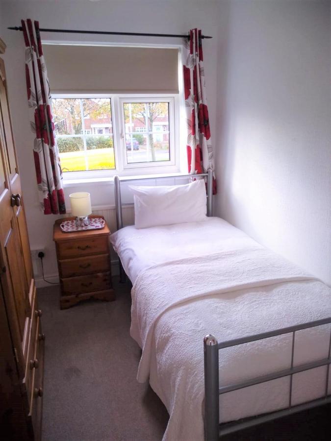Smitten House 4 Bedroom Rhyl Extérieur photo